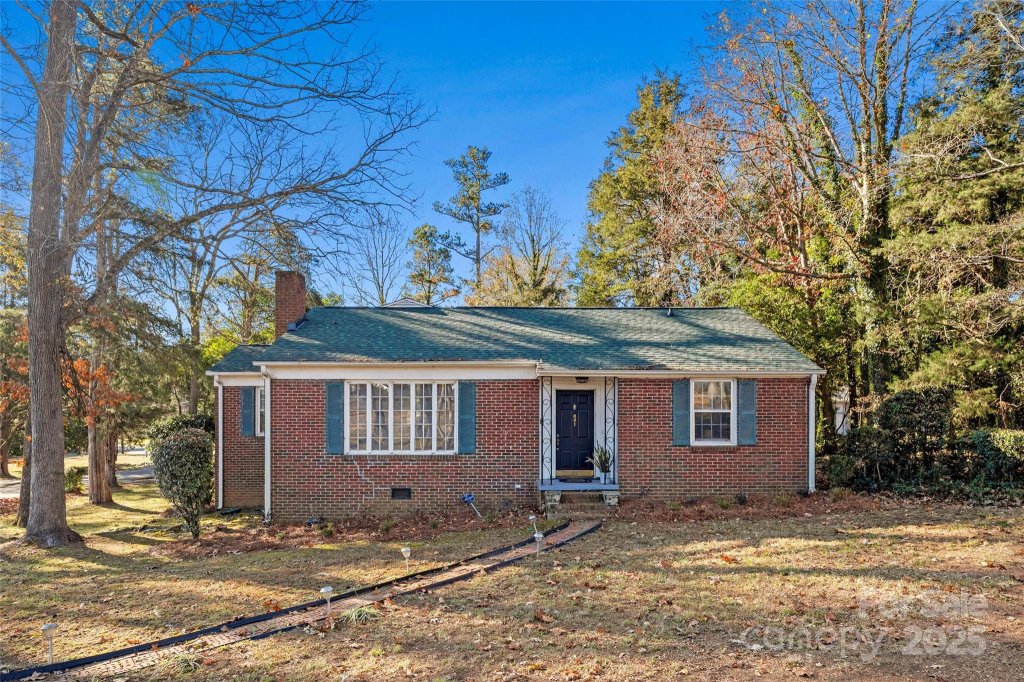 601 Country Club Drive