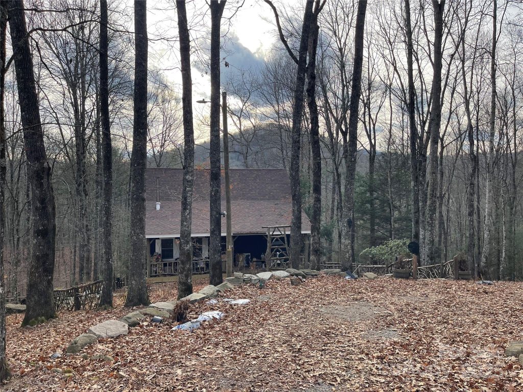 Laurel Falls, Glenville community