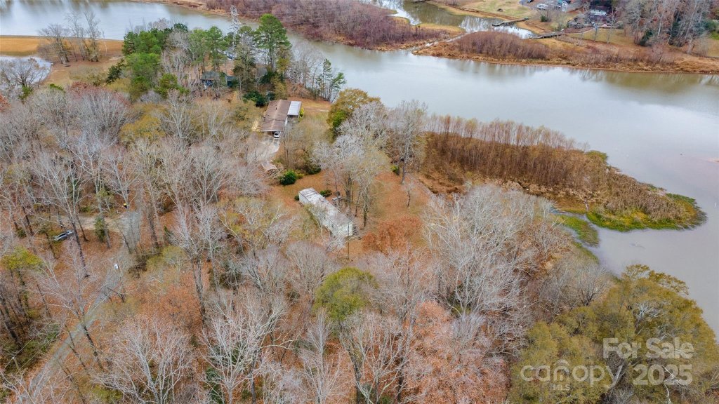 104 River Lake Way