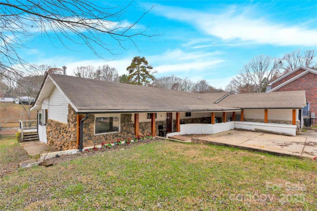 156 Hazelton Loop