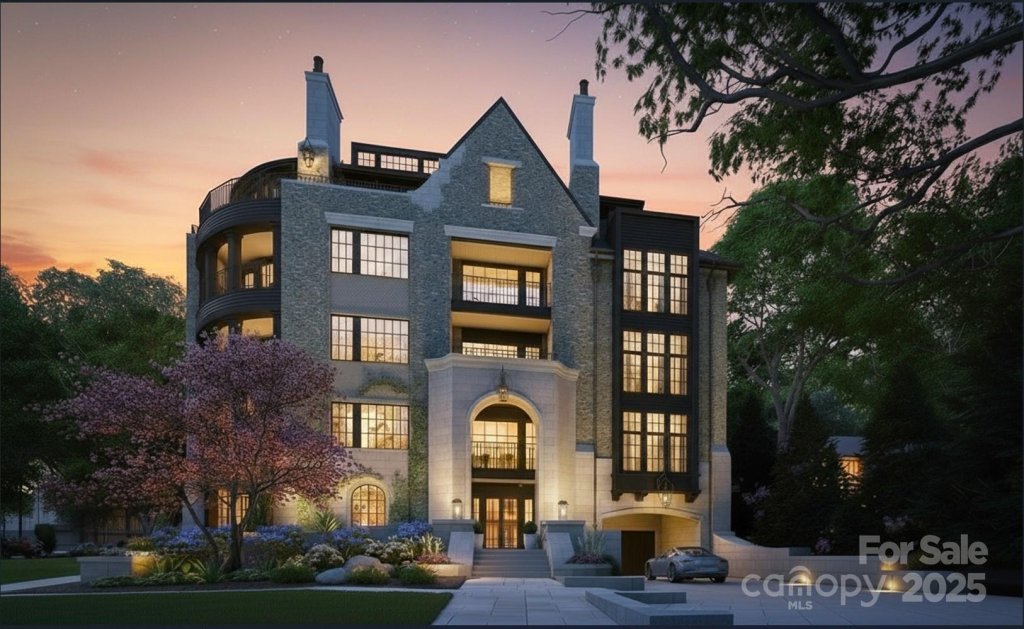 2129 Queens Road 402