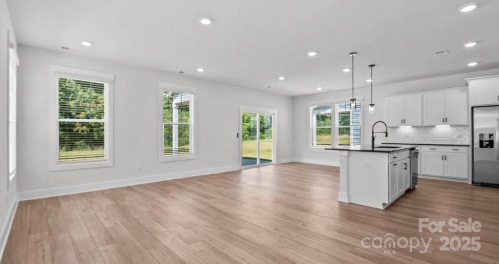 118 Canary Lane