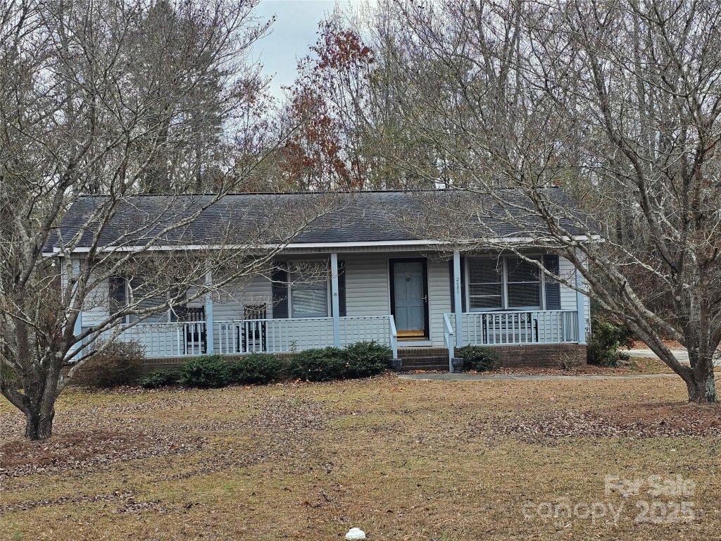 2486 Oxford Circle