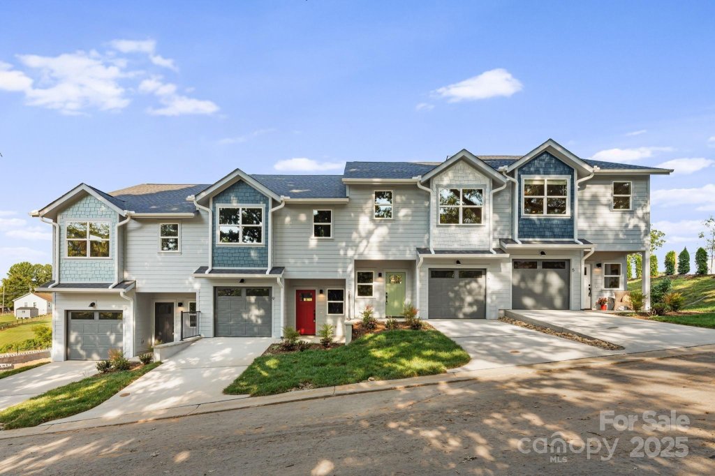 Westview Village, Asheville community