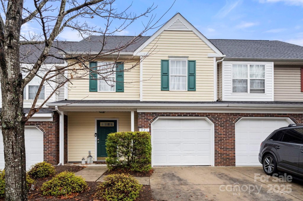 Pineville Forest, Pineville community