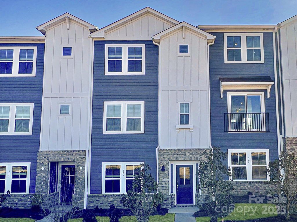 309 Golden Maple Court