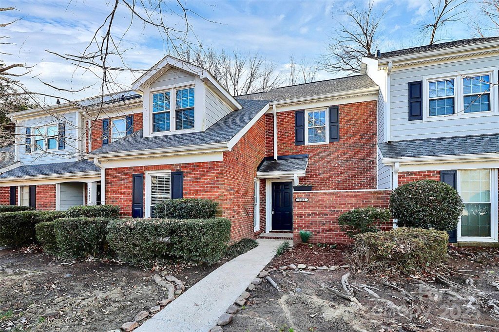 9449 Kings Falls Drive