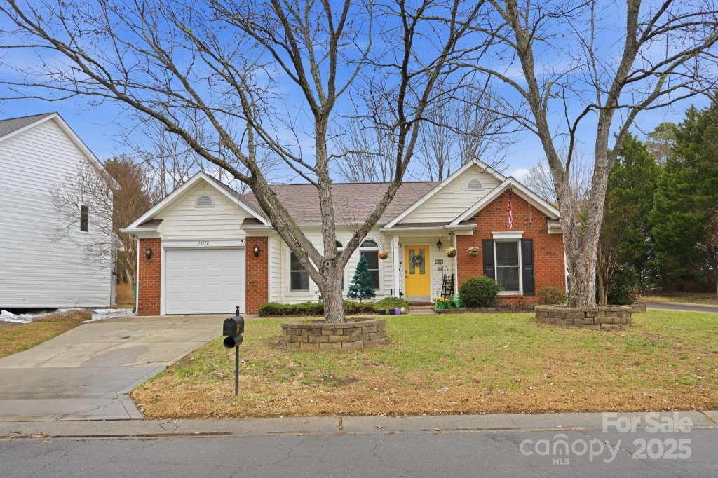 Steelecroft Place, Charlotte community