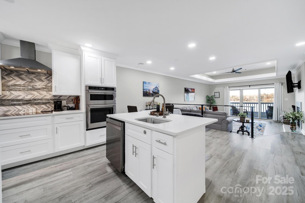 7340 Lakefront Drive