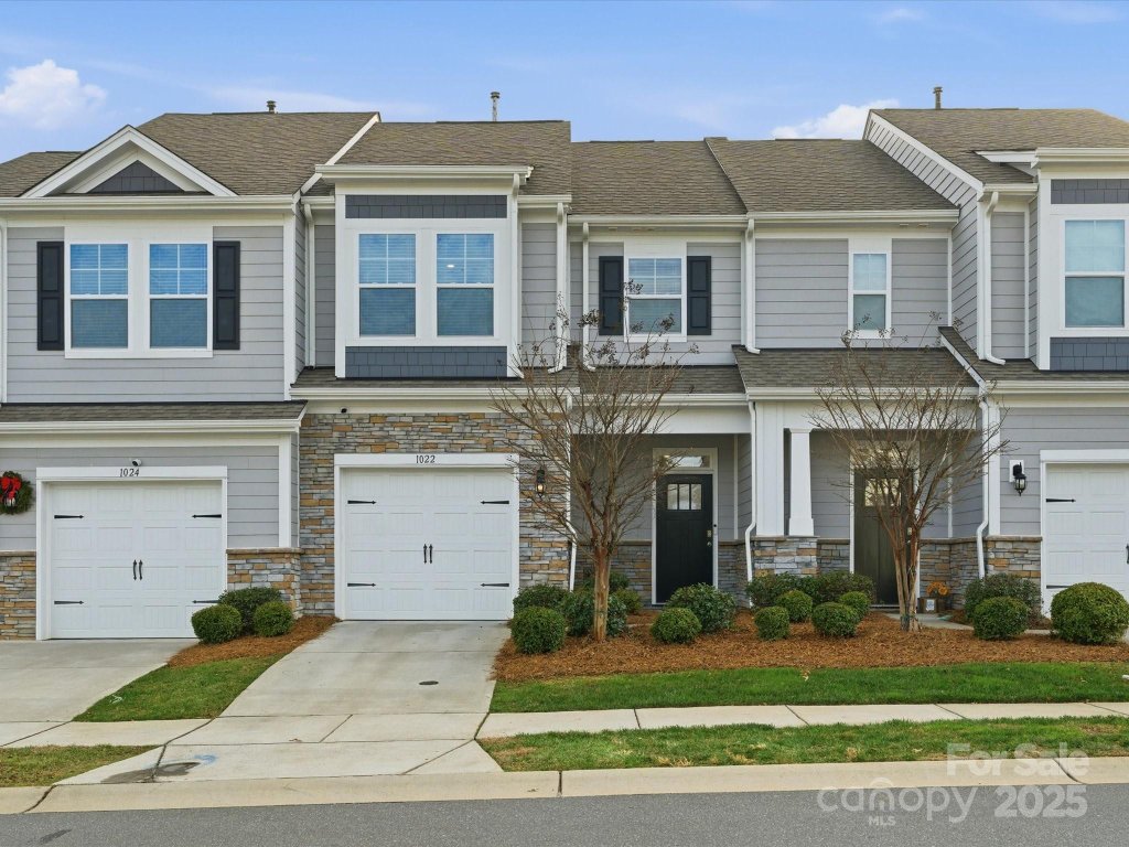 1022 Chicory Trace