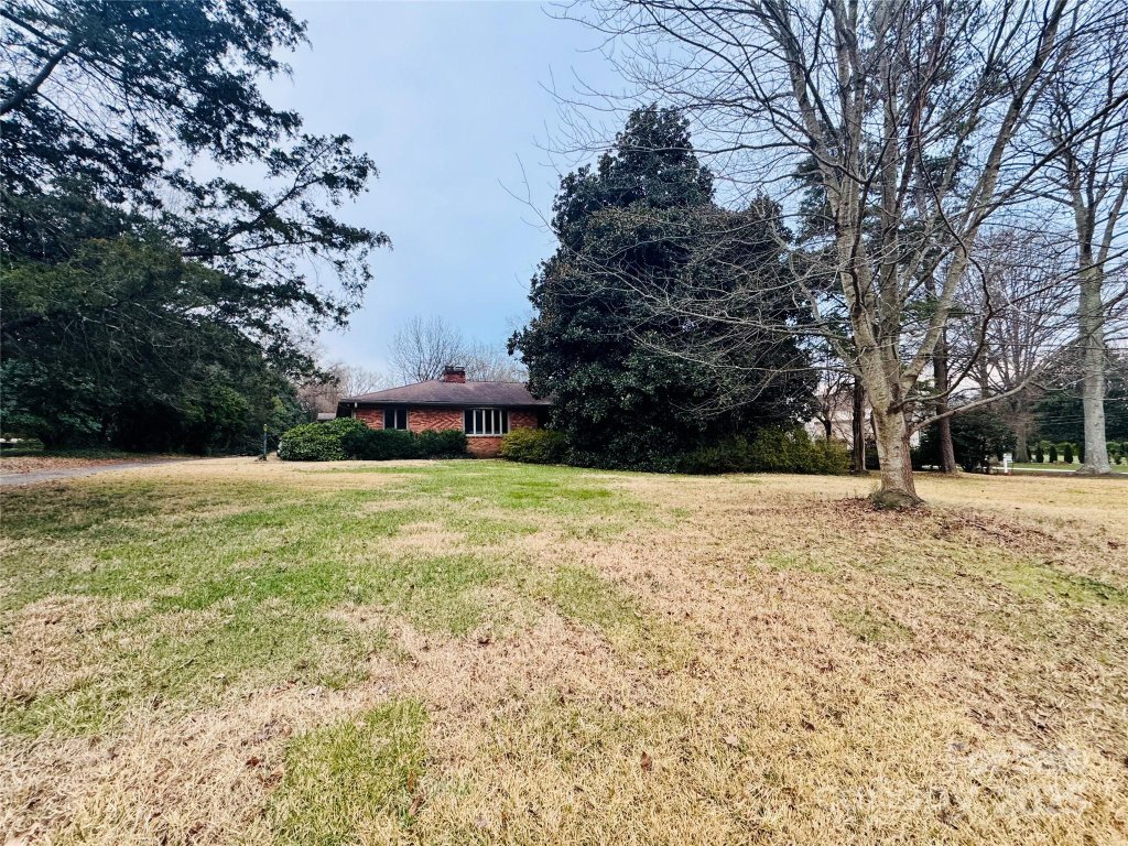 6001 Lansing Drive