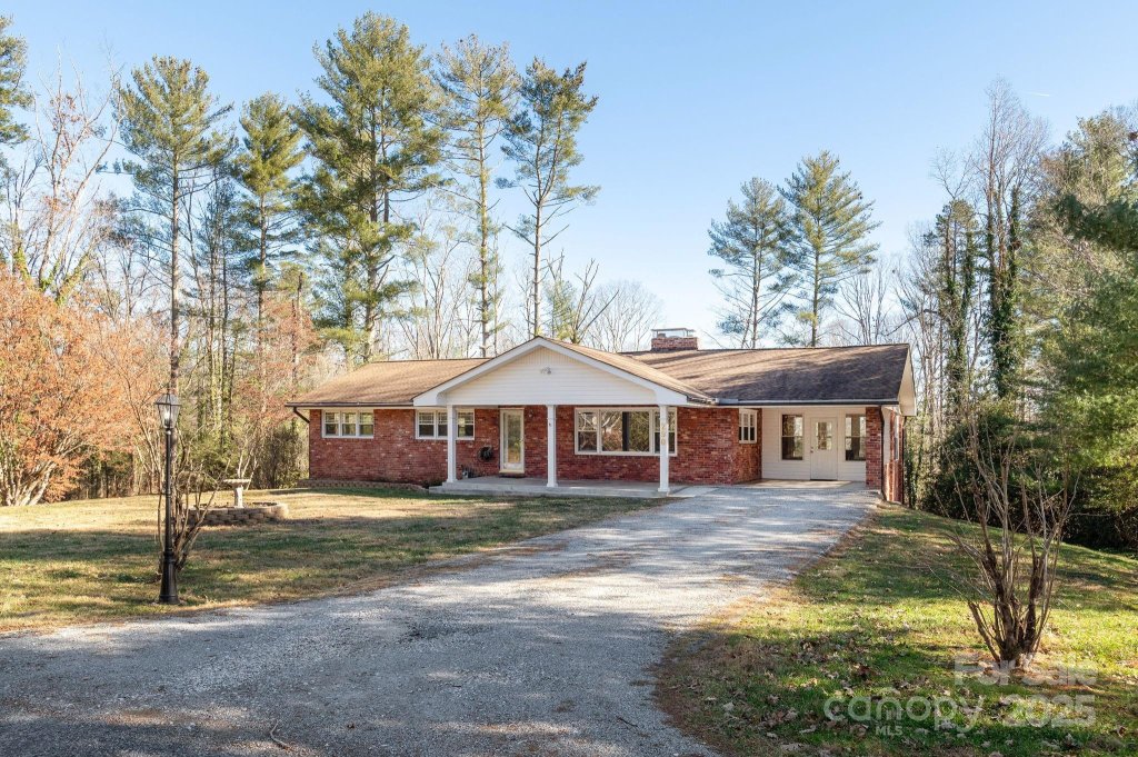 290 Crabapple Hill Lane