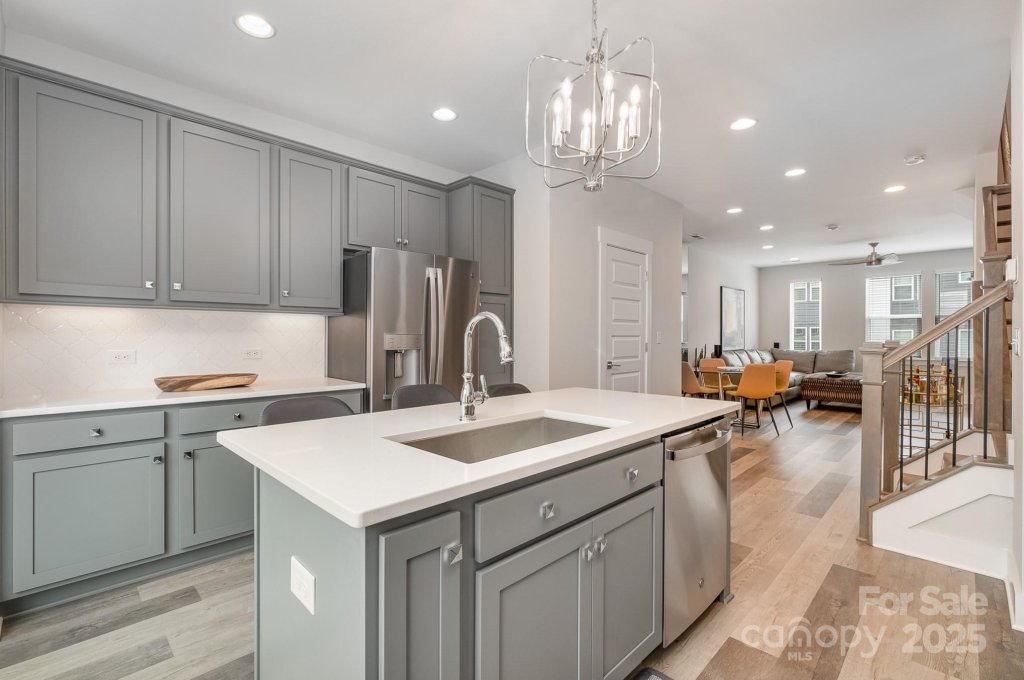 West End Towns, Charlotte community