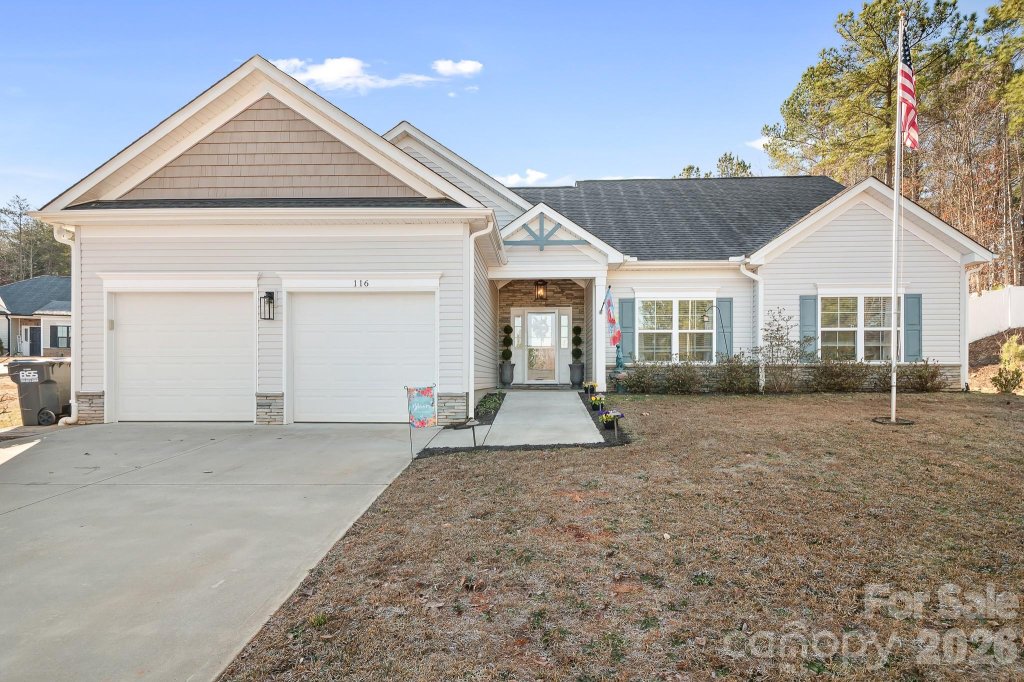 116 Holly Springs Loop