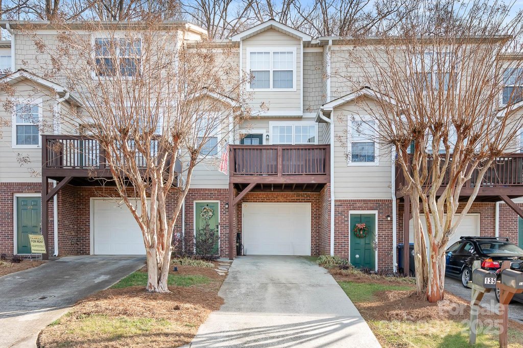 Sunridge Place, Mooresville community