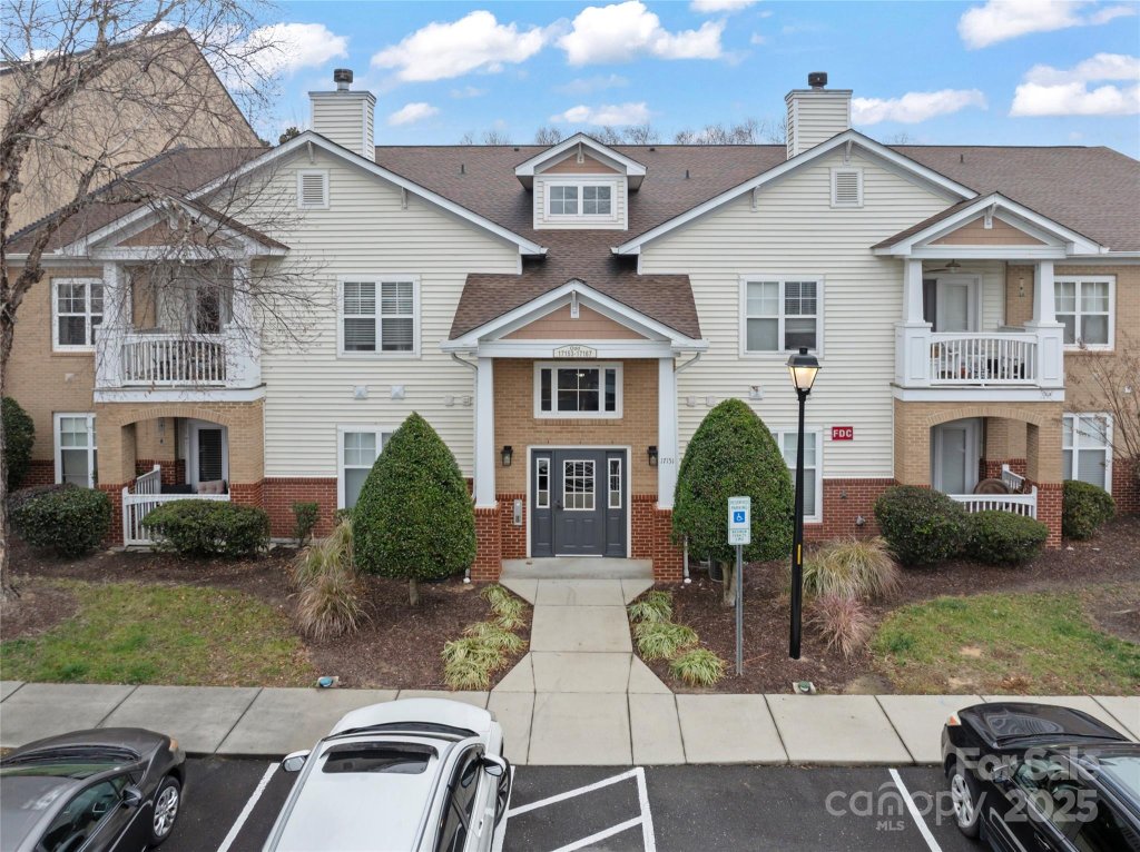 Copper Ridge, Charlotte community