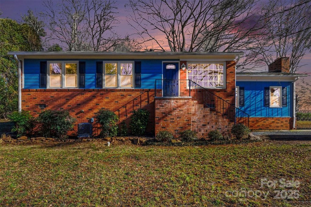 Southern Heights, Shelby community