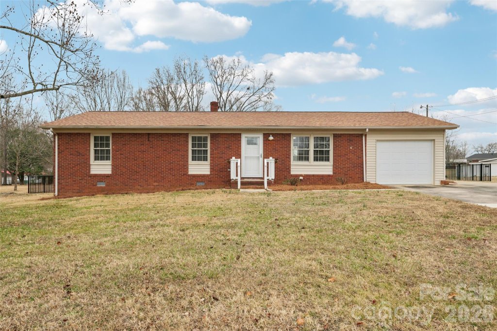 2223 Woodhurst Lane