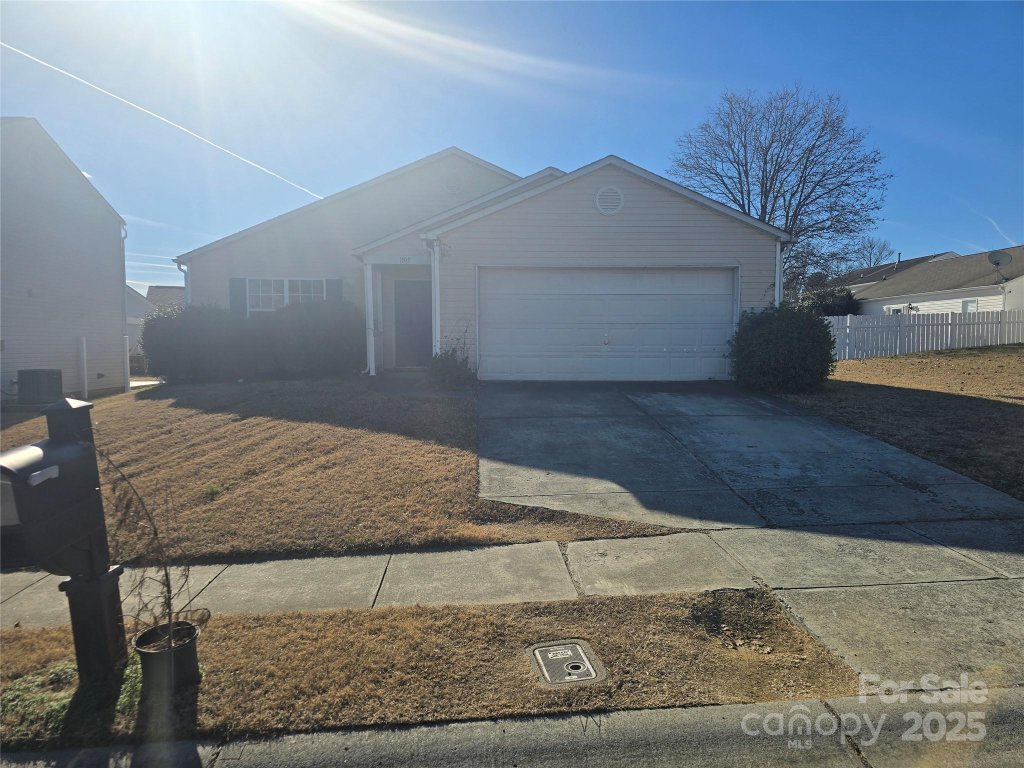 Cabarrus Crossing, Huntersville community