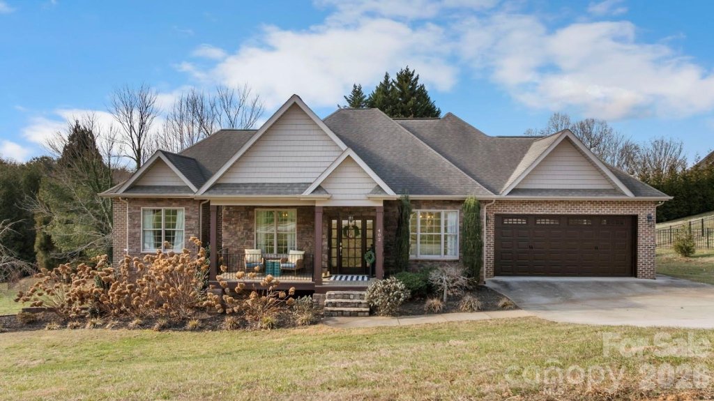Woodridge Estates, Lenoir community
