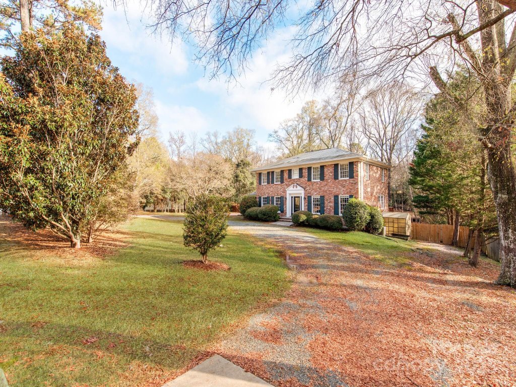 Burtonwood, Charlotte community