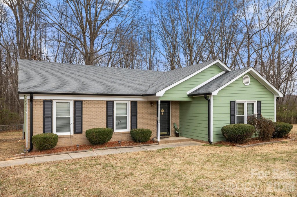 Newtown Estates, Monroe community