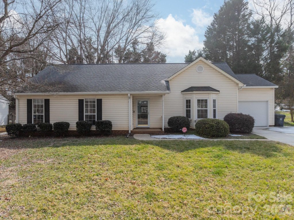 Cedarfield, Huntersville community