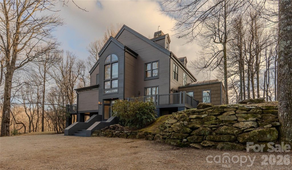 Cliffs Valley, Zirconia community