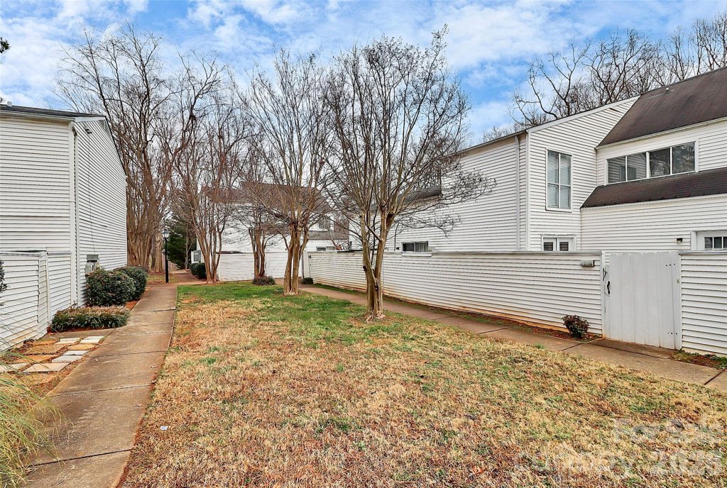 7132 Stonington Lane