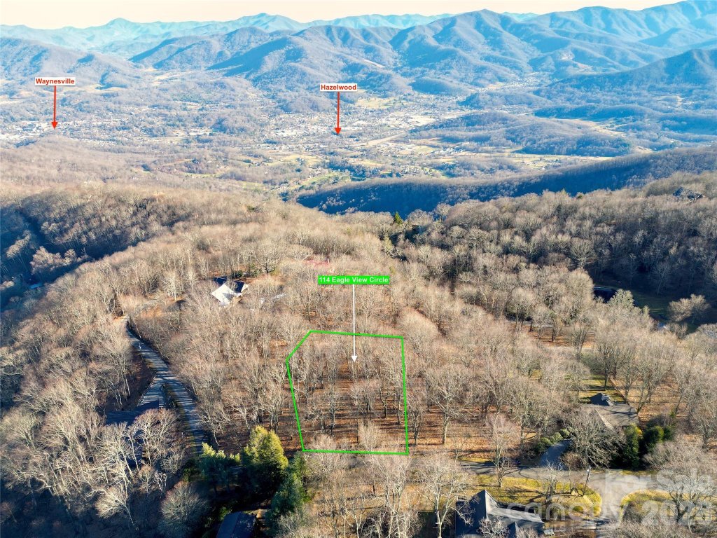 Eagles Nest Mountain, Waynesville community