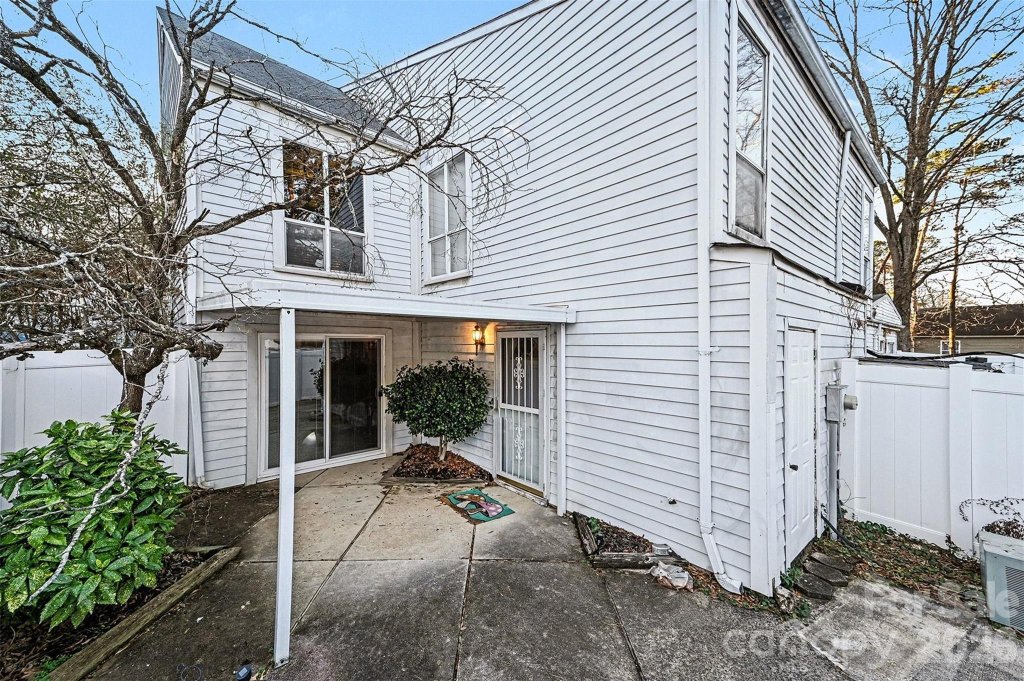 7031 Stonington Lane