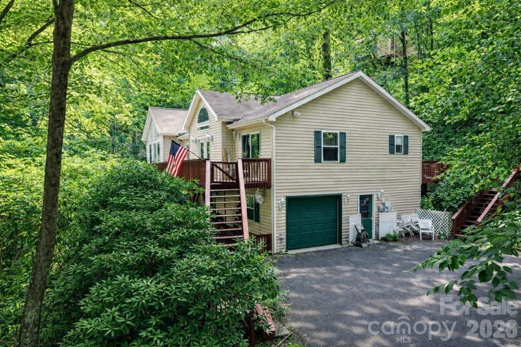 Horseshoe Cove, Maggie Valley community