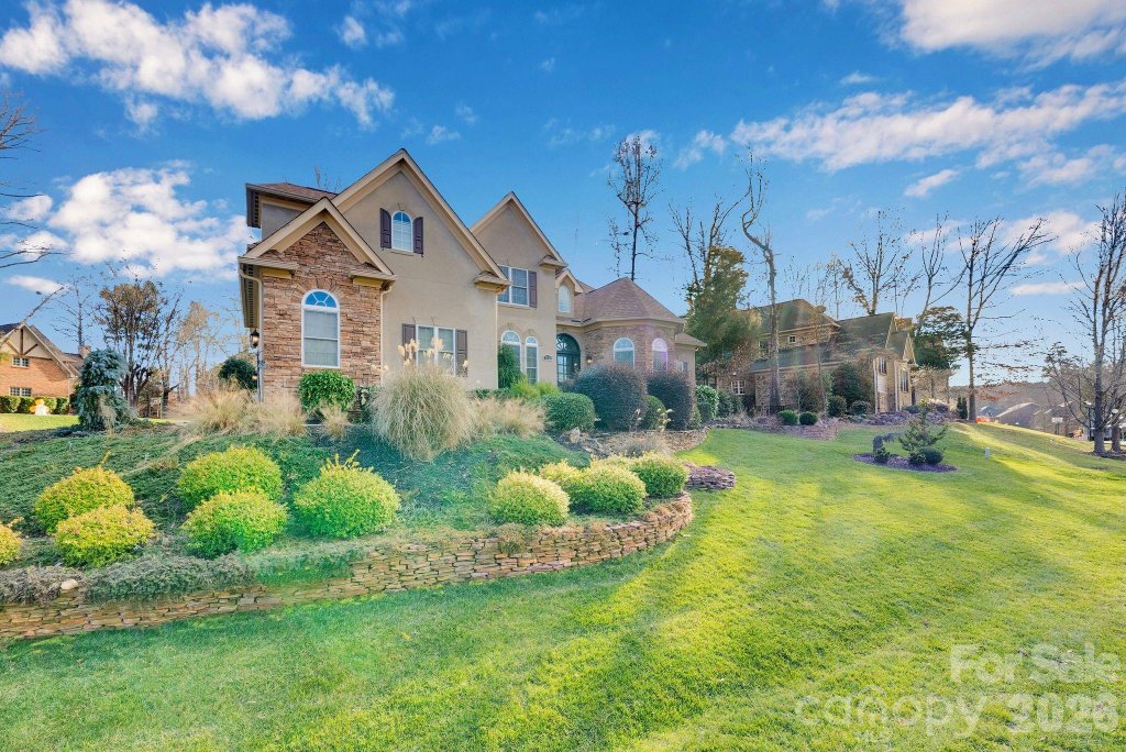 Treetops At Cowans Ford, Stanley community