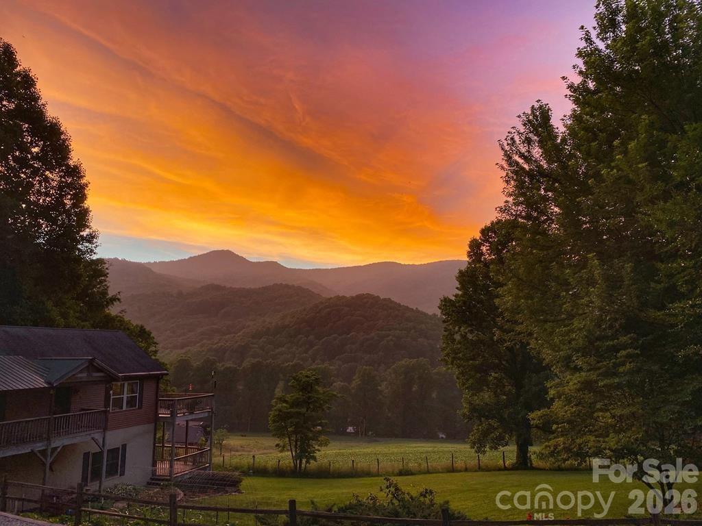 Balsam Meadows, Waynesville community