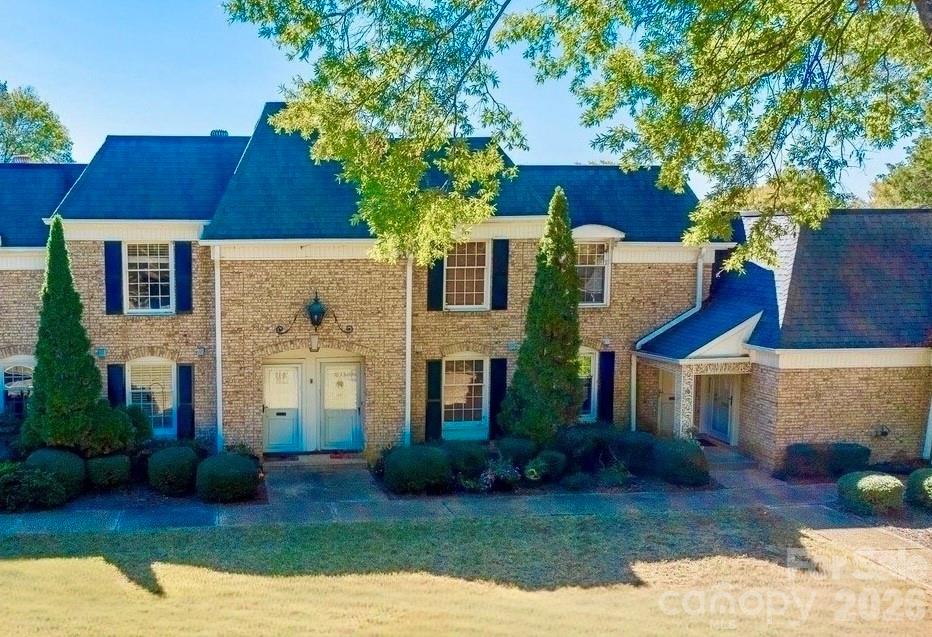 Quail Hollow Estates, Charlotte community