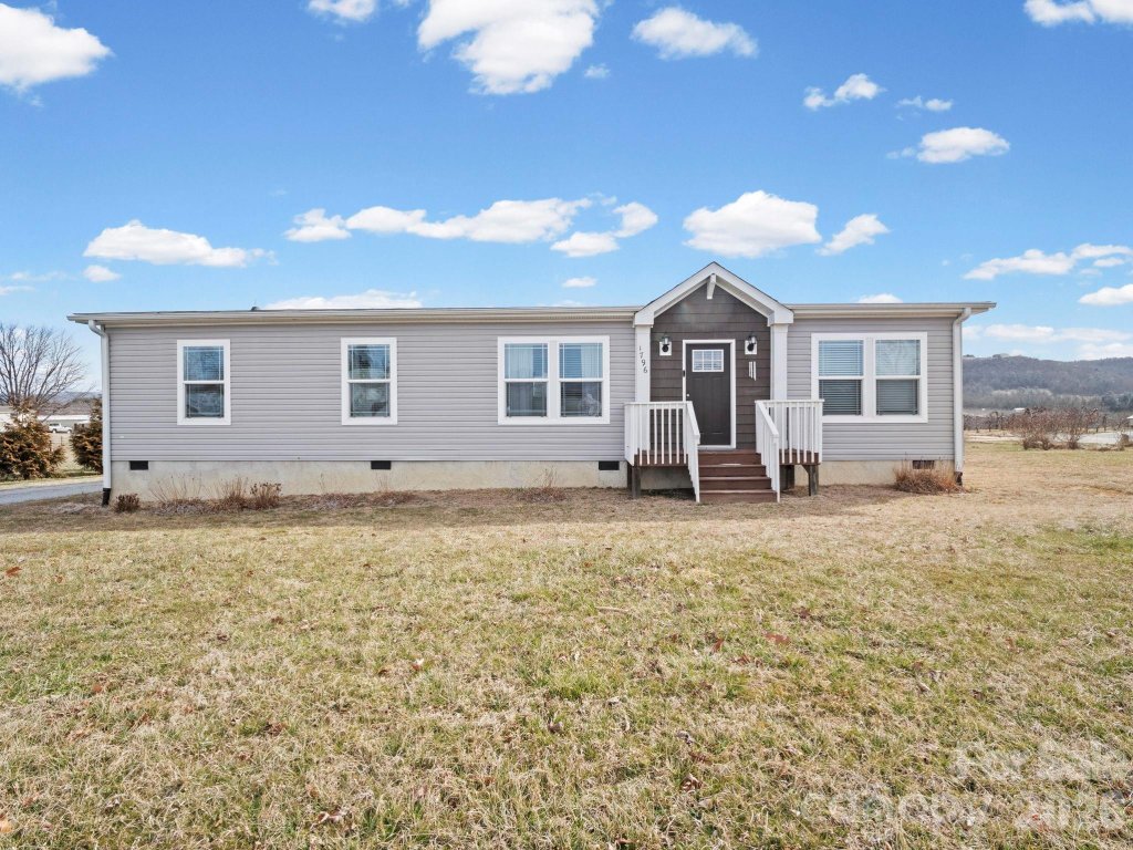 1796 Pilot Mountain Road