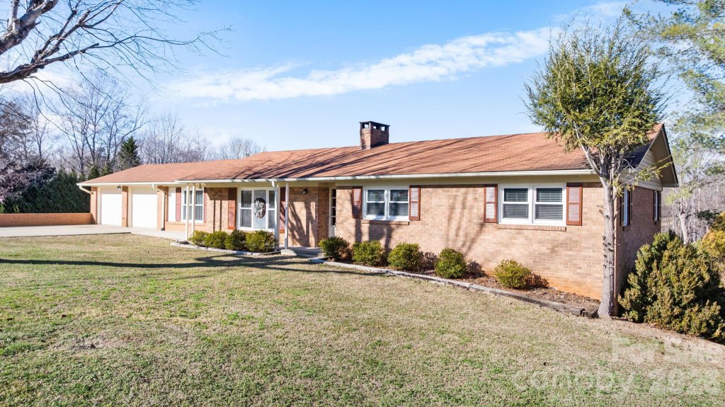 Fairway Acres, Lenoir community