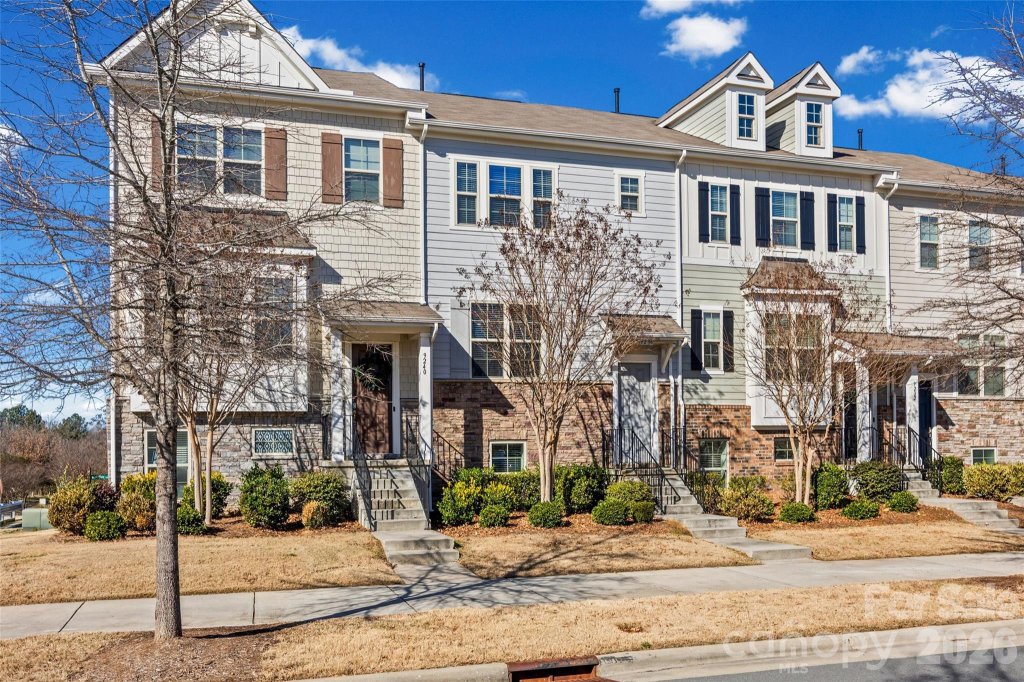 9236 Ainslie Downs Street