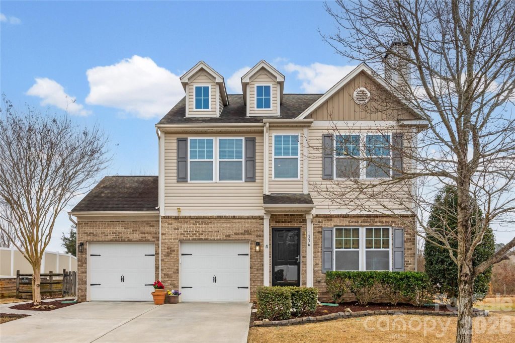 Ellis Pond, Rock Hill community