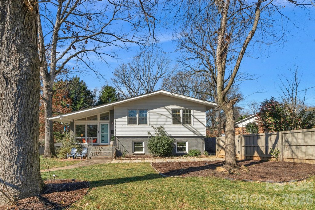 Starmount, Charlotte community