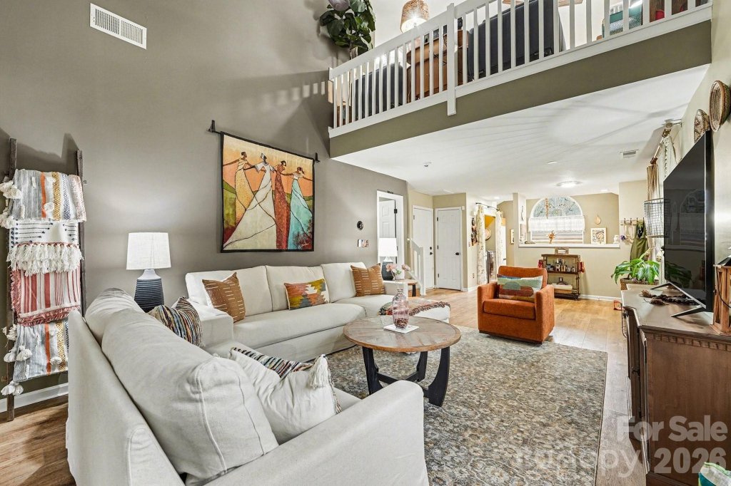 Holly Ridge, Charlotte community