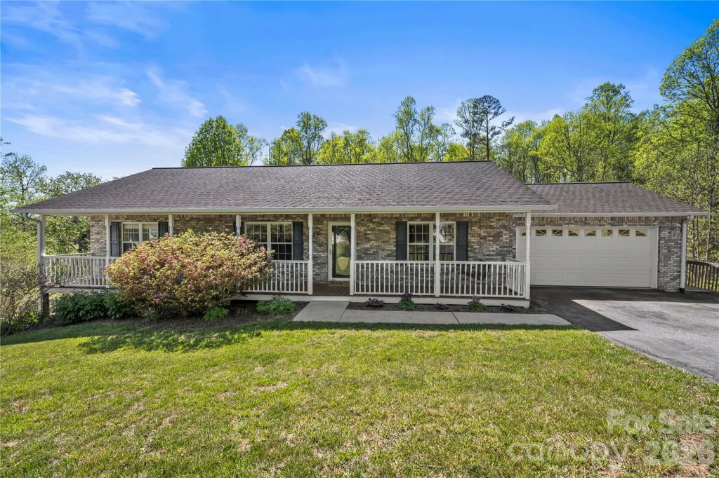 Twin Brook Hills, Weaverville community