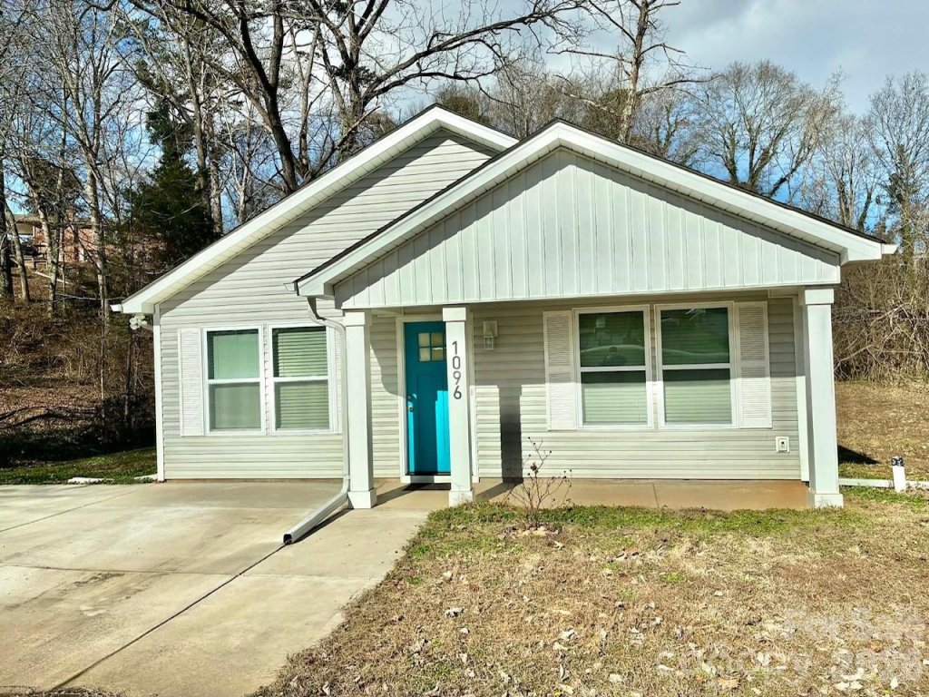 Forest Hills, Hickory community