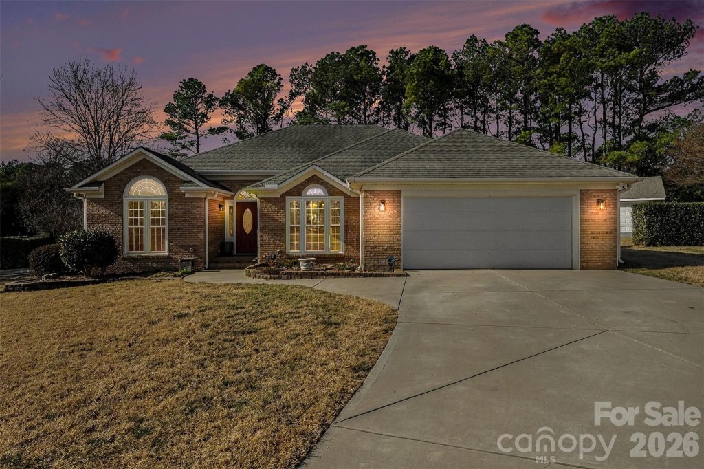 4400 Mackenzie Court