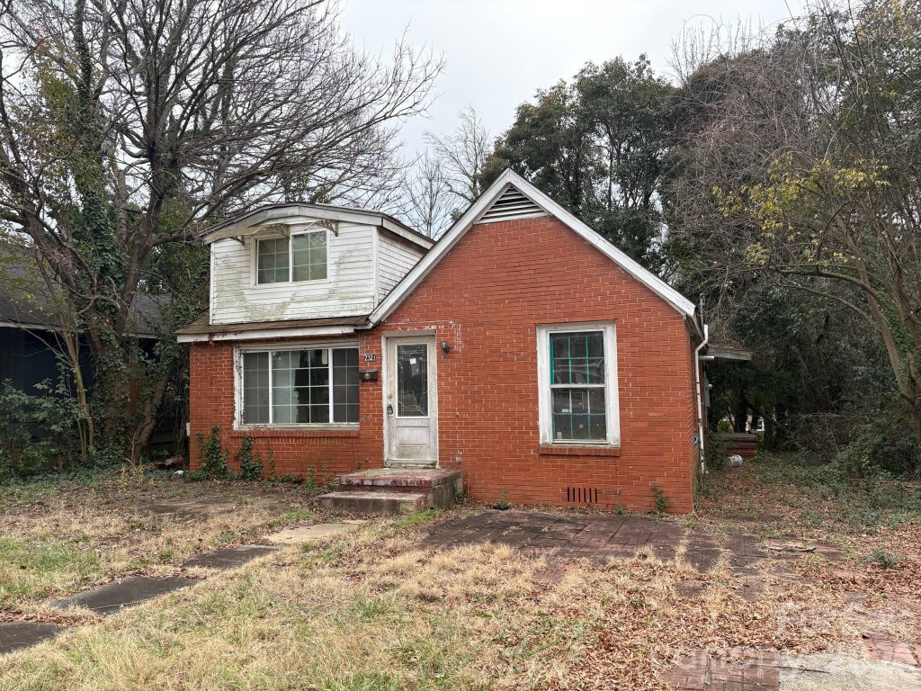 2321 Dundeen Street