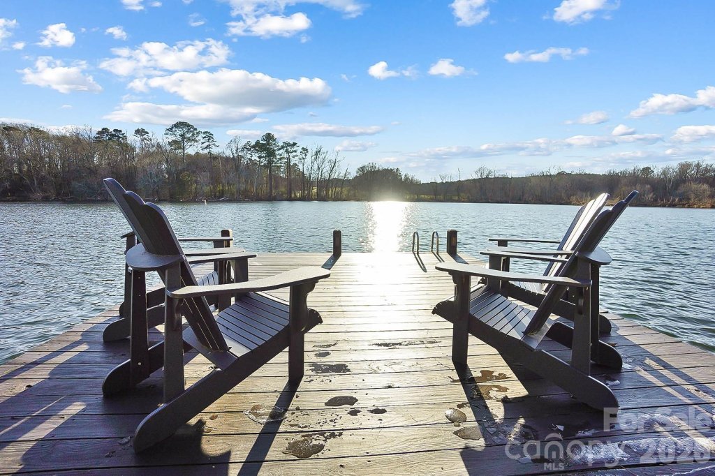 Oakwood Park, Albemarle community