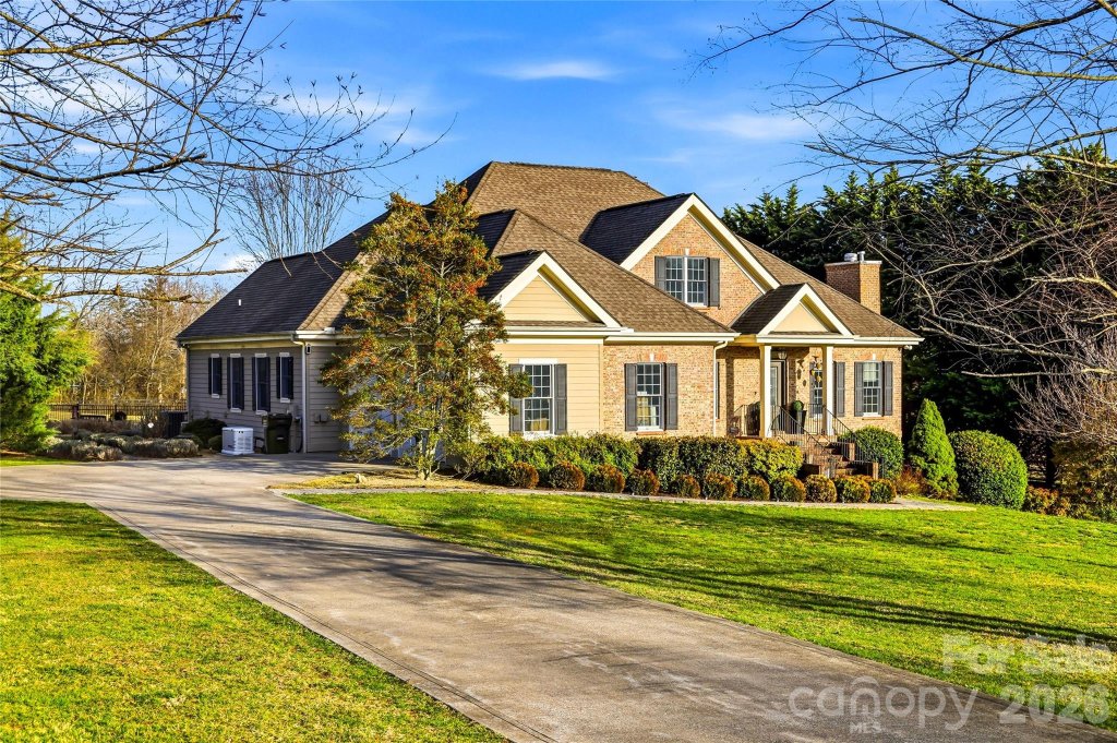 100 Bradford Farm Road