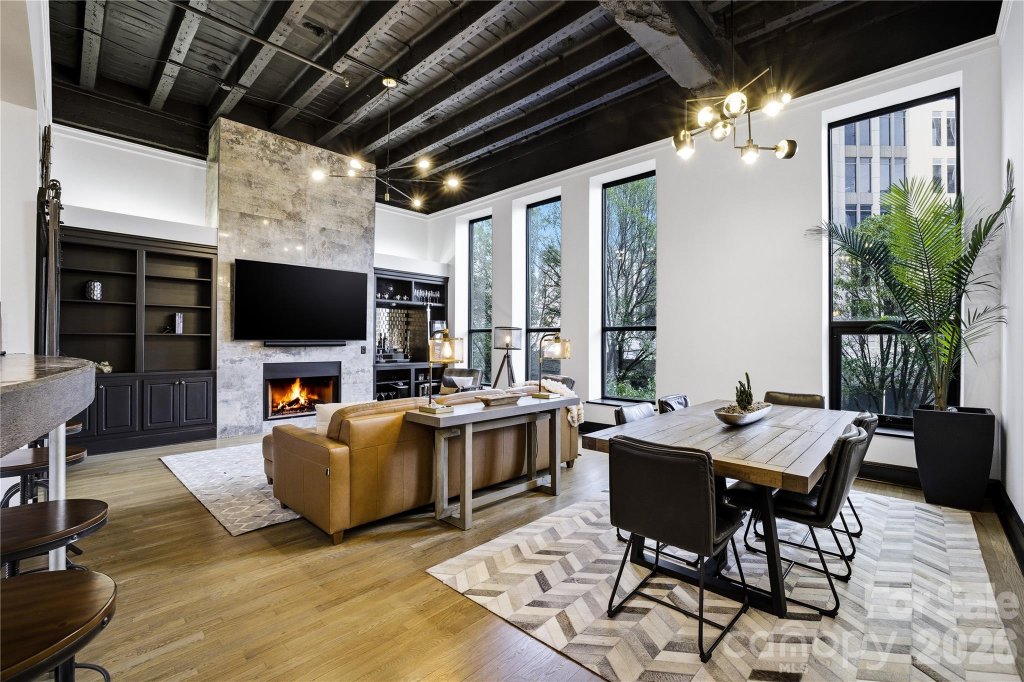 127 N Tryon Street
