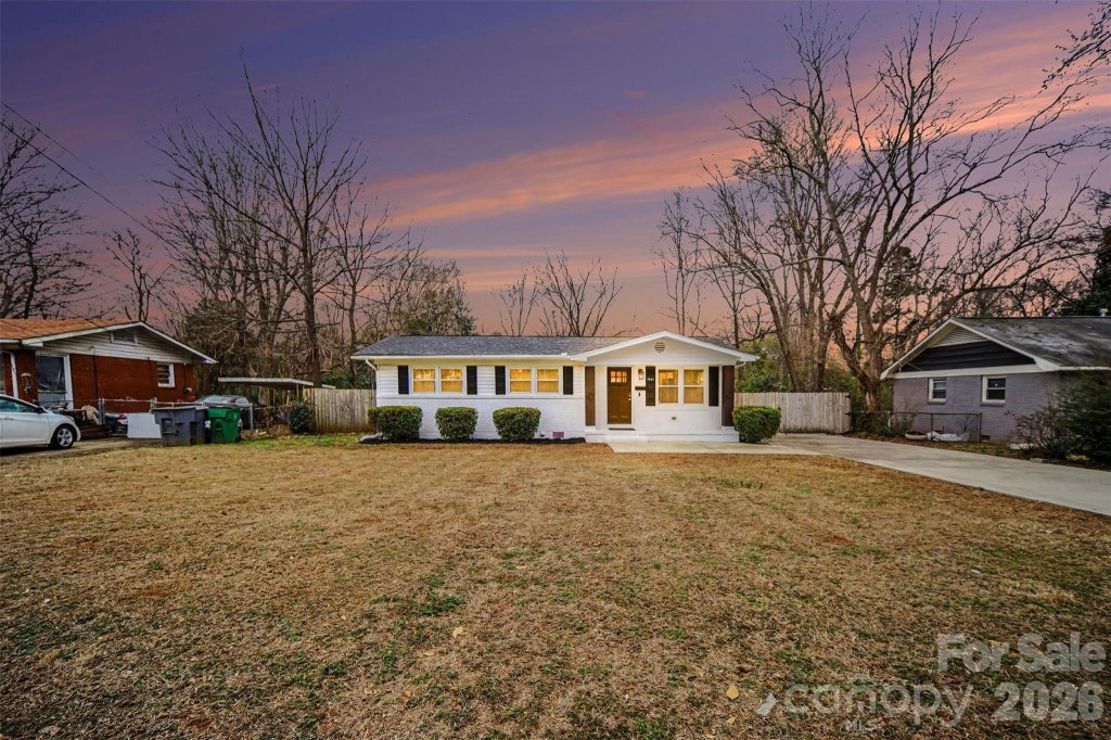 1221 Rollingwood Drive