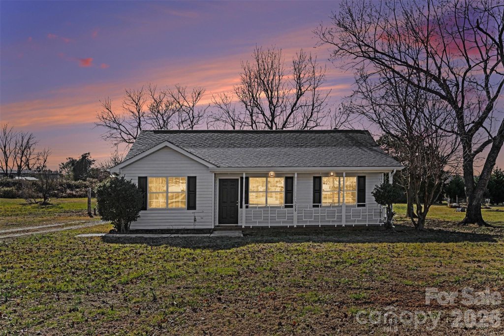 Hampton Meadows, Monroe community